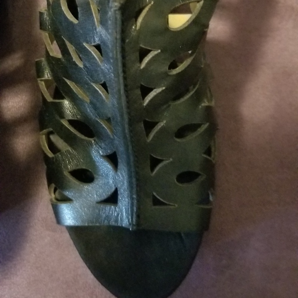 Bandolino 4" wedge
